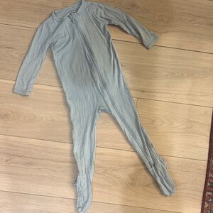 Kyte baby 18-24m footed zippered PJs